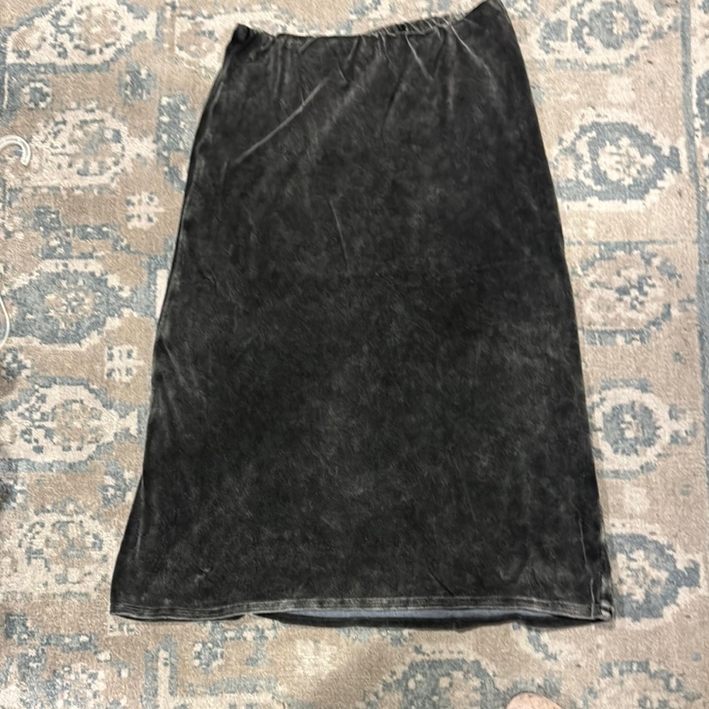 Cloth & Stone Black Velvet Skirt